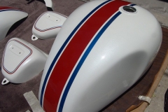 whitepearl-red-blue-stripe-04